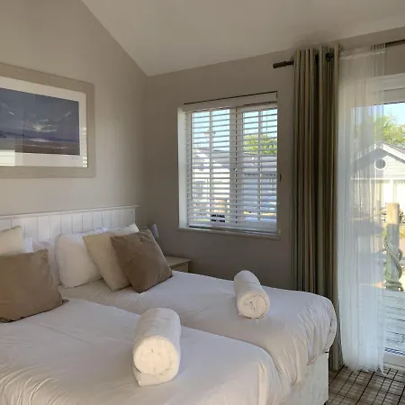 Blue Bay, The Bay, 2 Bedrooms With Ensuites, Parking Bay, 2 Dogs Welcome *