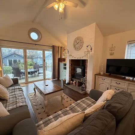 Blue Bay, The Bay, 2 Bedrooms With Ensuites, Parking Bay, 2 Dogs Welcome Filey