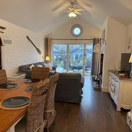 Blue Bay, The Bay, 2 Bedrooms With Ensuites, Parking Bay, 2 Dogs Welcome