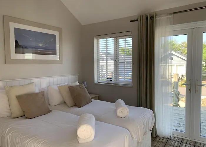 Blue Bay, The Bay, 2 Bedrooms With Ensuites, Parking Bay, 2 Dogs Welcome *