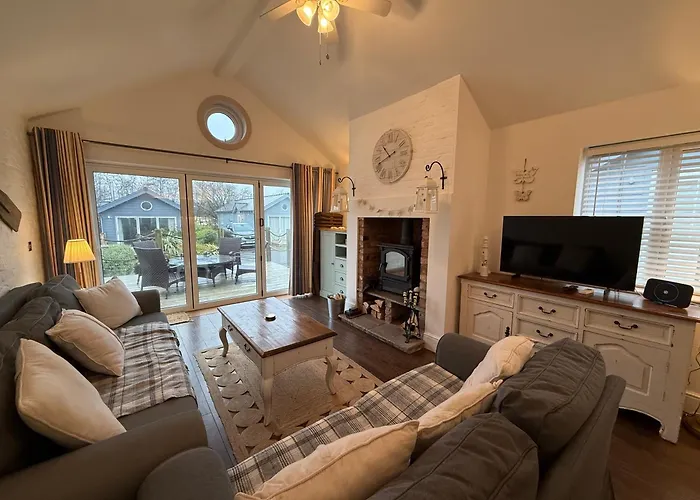 Blue Bay, The Bay, 2 Bedrooms With Ensuites, Parking Bay, 2 Dogs Welcome Filey