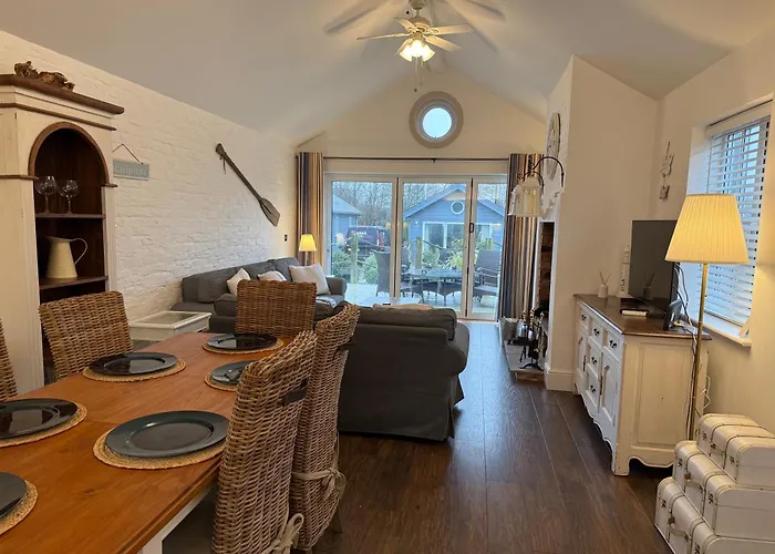 Blue Bay, The Bay, 2 Bedrooms With Ensuites, Parking Bay, 2 Dogs Welcome